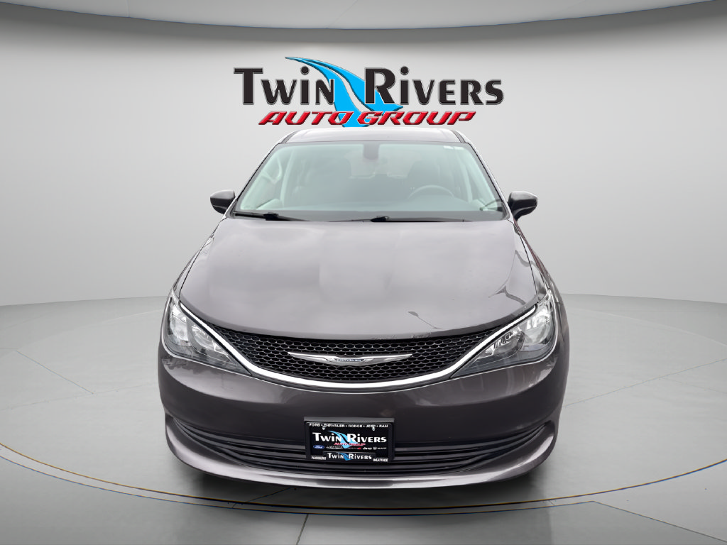 Used 2017 Chrysler Pacifica Touring FWD image 7