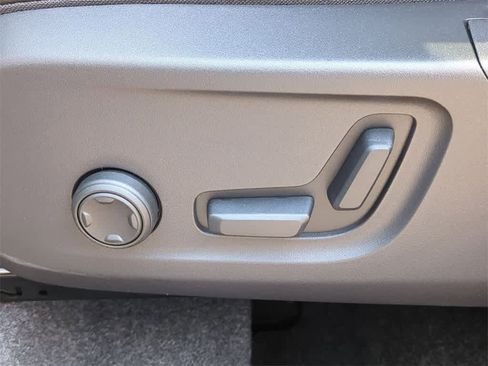 New 2026 Volvo XC40 B5 Core w/ Protection Package Premier image 15