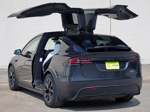 Used 2025 Tesla Model X Plaid AWD/4WD image 54