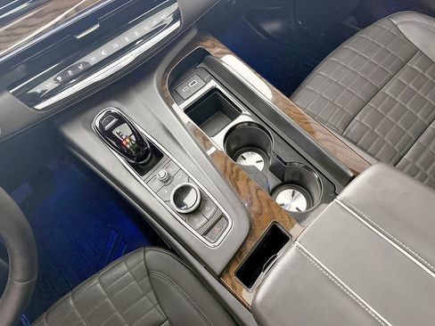 Used 2022 Cadillac Escalade Sport Platinum w/ Heavy-Duty Trailer Package AWD/4WD image 79