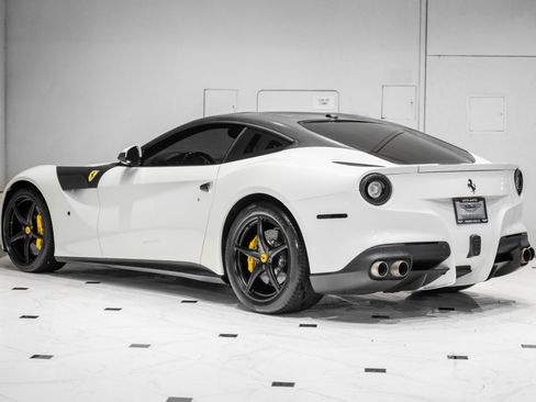 Used 2017 Ferrari F12 Berlinetta RWD image 7