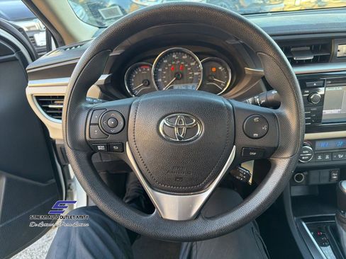 Used 2016 Toyota Corolla LE image 28