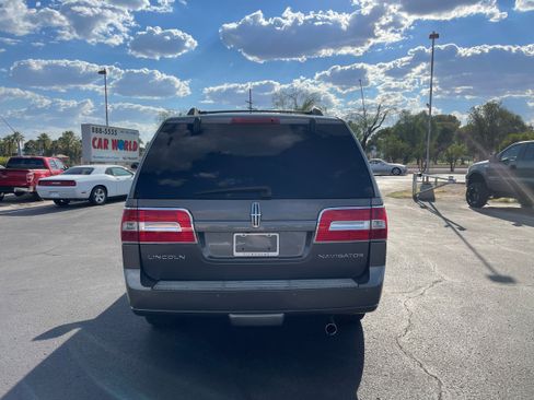 Used 2014 Lincoln Navigator 2WD image 4