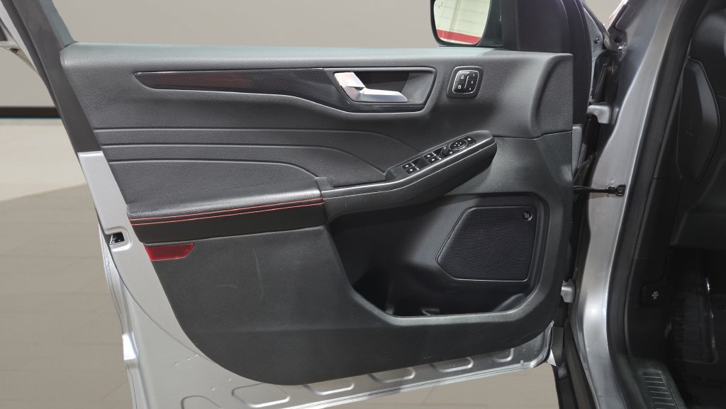 Used 2023 Ford Escape ST-Line Elite w/ Premium Technology Package AWD/4WD image 7