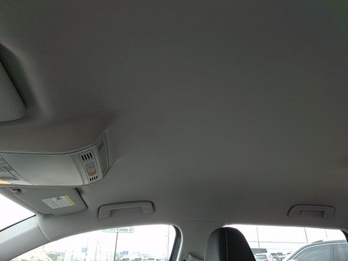 Used 2025 Volkswagen Taos S image 17