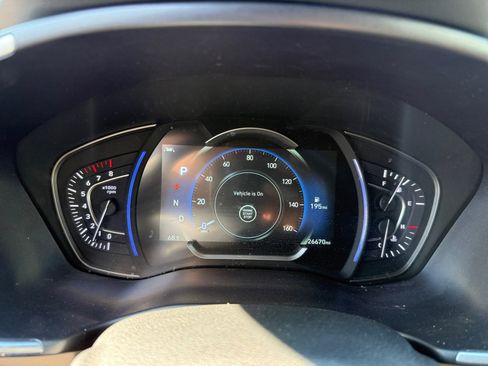 Used 2020 Hyundai Santa Fe SEL w/ Convenience Package image 11