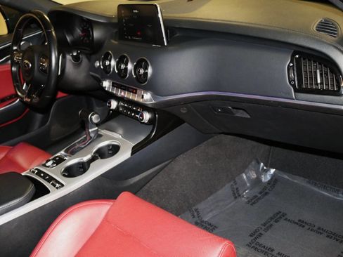Used 2019 Kia Stinger GT1 image 74