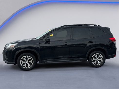 Used 2023 Subaru Forester Premium AWD/4WD image 3