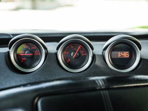 Used 2009 Nissan 370Z Touring w/ Sport Pkg image 16