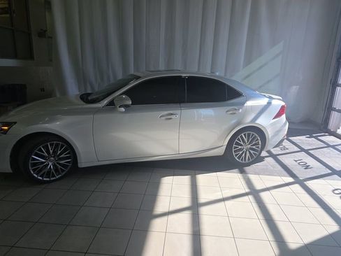 Used 2017 Lexus IS 200t image 7