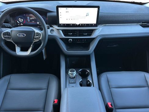 New 2026 Ford Explorer Active w/ Active Comfort Package image 10