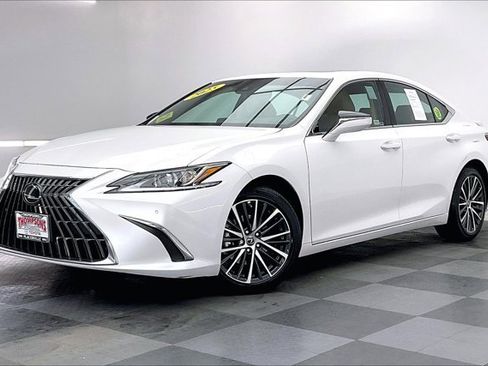 Used 2025 Lexus ES 300h w/ Premium Package image 12