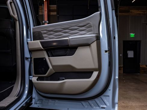 Used 2025 Ford F450 Platinum w/ Platinum Plus Package image 40