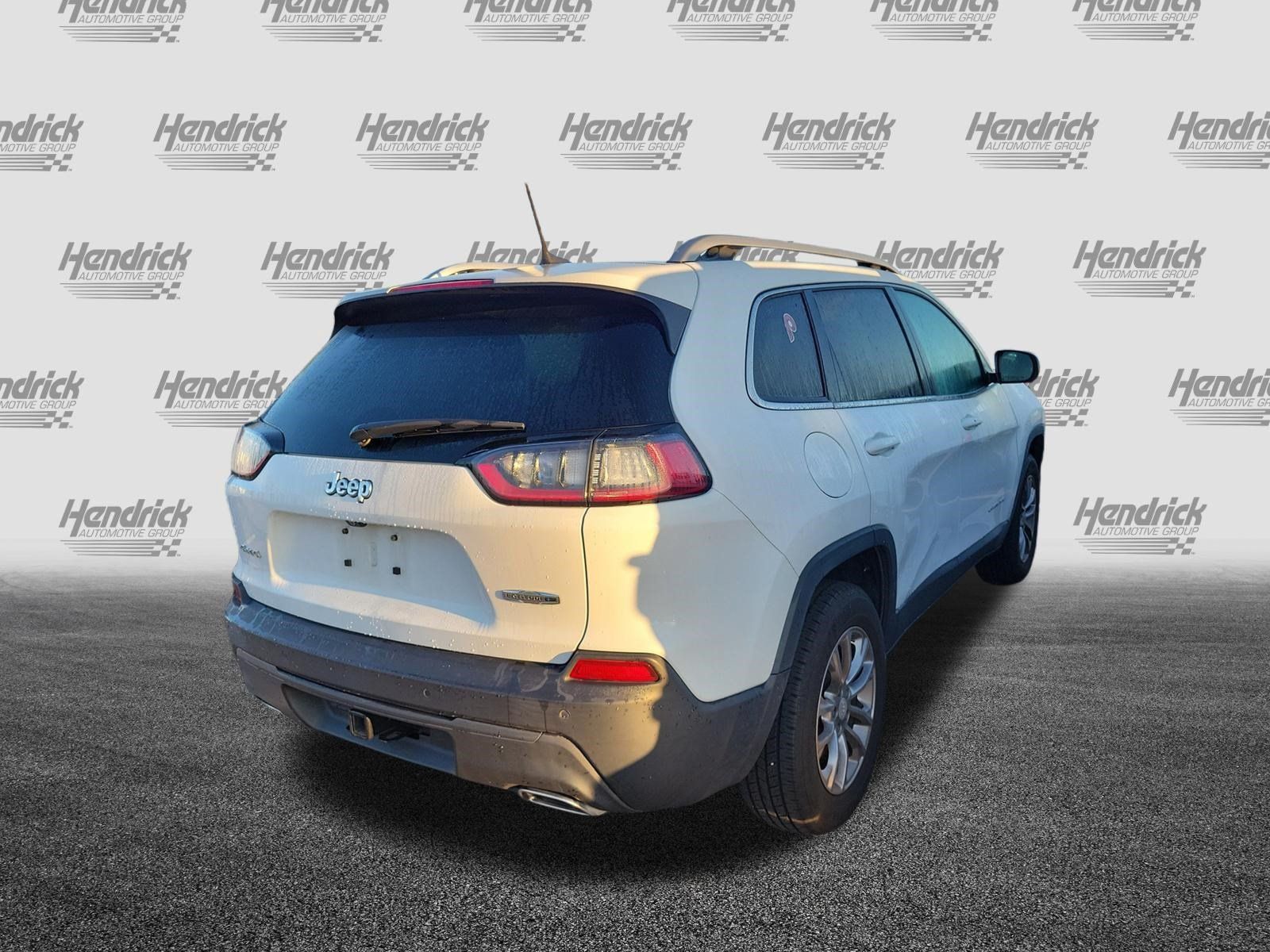 Used 2019 Jeep Cherokee Latitude Plus w/ Cold Weather Group AWD/4WD image 10