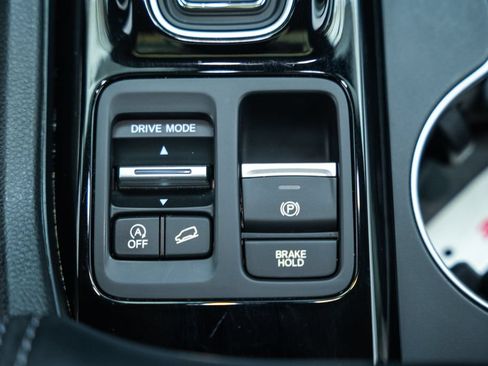 Used 2025 Honda Pilot Elite image 29