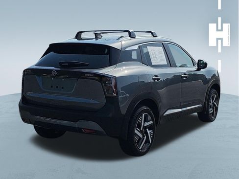 Used 2026 Nissan Kicks SV w/ SV Premium Package FWD image 4