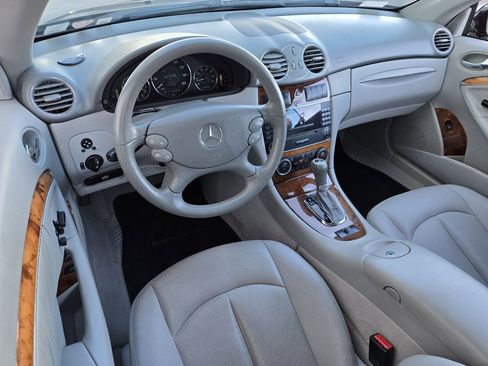 Used 2005 Mercedes-Benz CLK 500 Cabriolet image 2