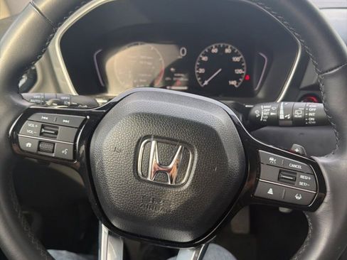 Used 2025 Honda Pilot EX-L image 17
