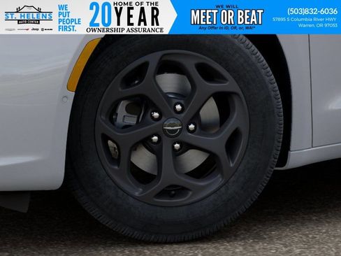 New 2026 Chrysler Pacifica Select image 10