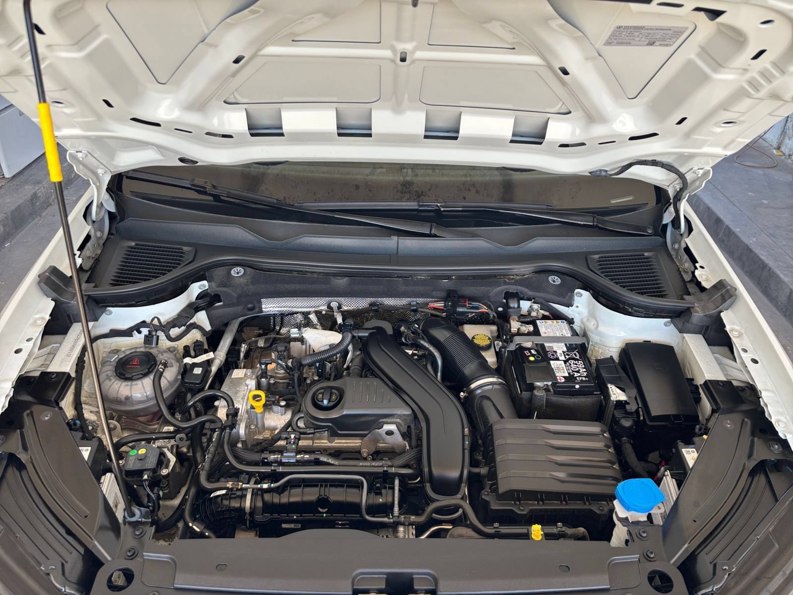 Used 2026 Volkswagen Taos SE FWD image 32