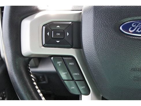 Certified 2022 Ford F250 Lariat w/ Lariat Value Package AWD/4WD image 18