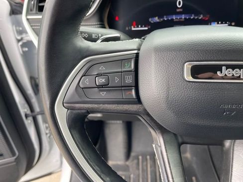 Used 2022 Jeep Grand Cherokee L Limited image 16