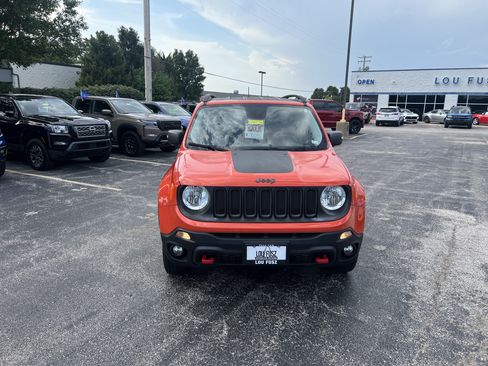 Used 2016 Jeep Renegade Trailhawk w/ Popular Equipment Group AWD/4WD image 3