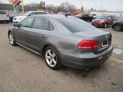 Used 2012 Volkswagen Passat 2.5 SE image 4