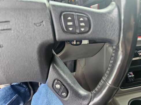Used 2003 GMC Sierra 1500 SLT w/ SLT Preferred Equipment Group AWD/4WD image 39