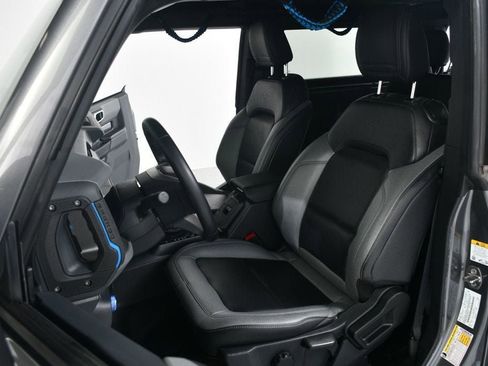 Used 2024 Ford Bronco Black Diamond image 27