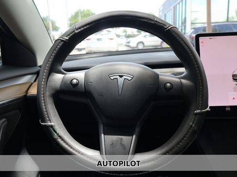 Used 2023 Tesla Model 3 Standard Range RWD image 3