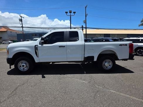 Used 2023 Ford F250 XL AWD/4WD image 4