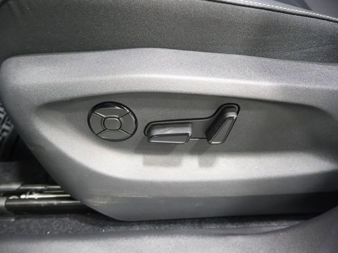 New 2026 Volkswagen Tiguan SE R-Line AWD/4WD image 14