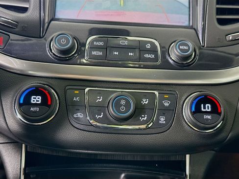 Used 2018 Chevrolet Impala LT FWD image 7