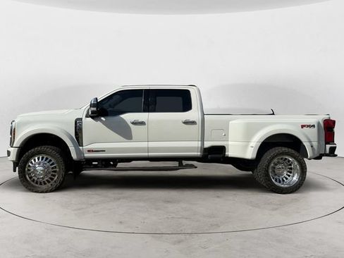 Certified 2025 Ford F450 Platinum w/ Platinum Plus Package AWD/4WD image 3