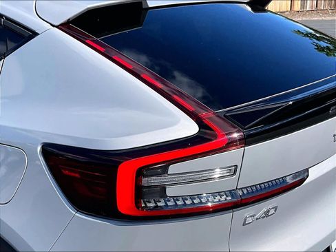 Used 2023 Volvo C40 P8 Recharge Plus AWD/4WD image 31