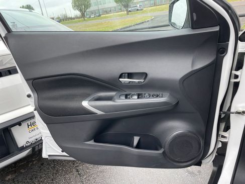 Used 2024 Nissan Kicks SV image 18