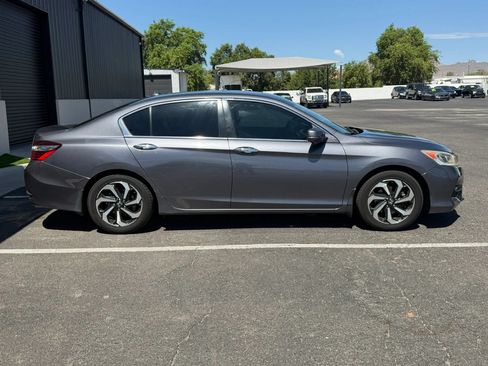 Used 2016 Honda Accord EX image 10