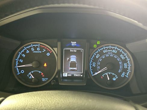 Used 2022 Toyota Tacoma TRD Off-Road RWD image 14