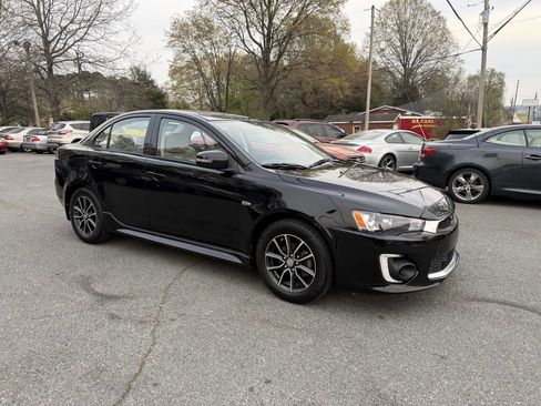 Used 2017 Mitsubishi Lancer ES image 4