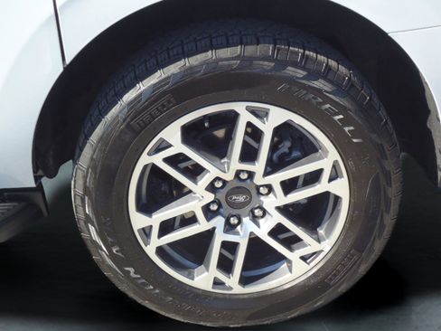 Used 2025 Ford Expedition Max Active AWD/4WD image 9