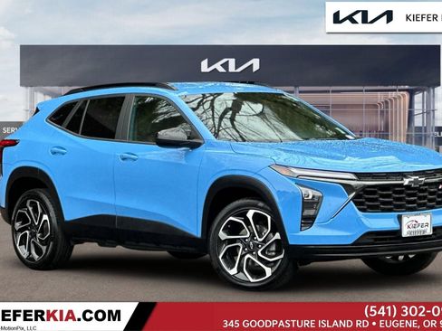 Used 2024 Chevrolet Trax RS w/ Driver Confidence Package image 1