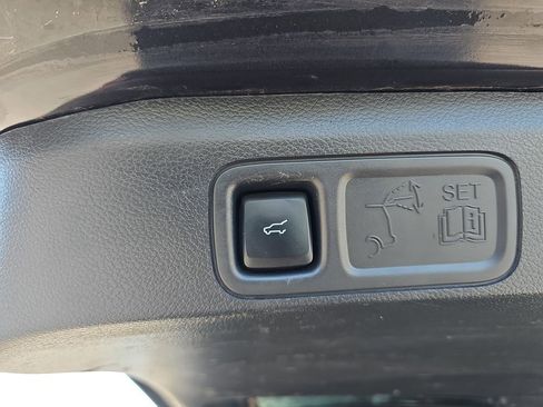 Used 2024 Ford Expedition Limited image 18