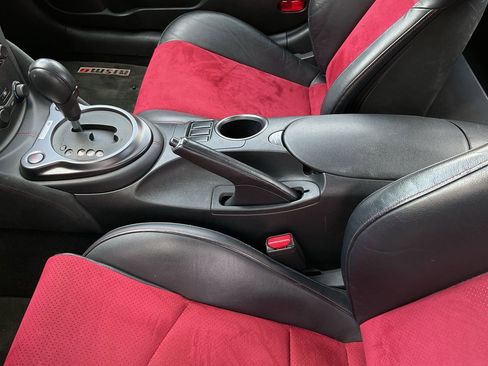 Used 2016 Nissan 370Z NISMO image 35
