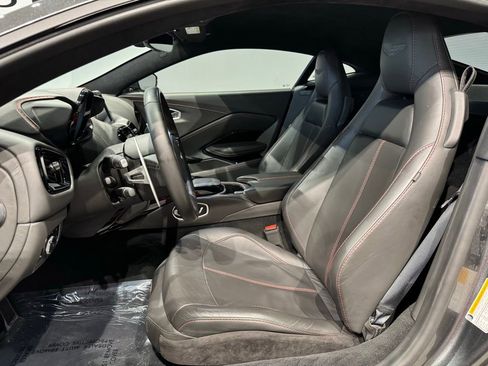 Used 2020 Aston Martin V8 Vantage Coupe image 21