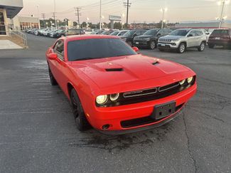 Used 2019 Dodge Challenger SXT image 1