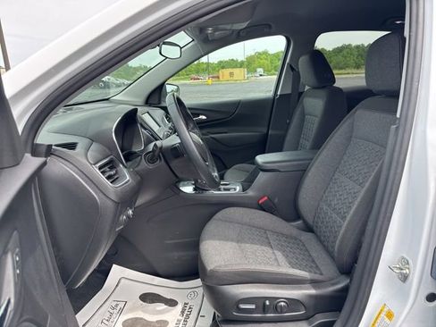 Used 2024 Chevrolet Equinox LT w/ LPO, Floor Liner Package FWD image 8