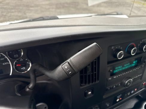 Used 2022 Chevrolet Express 3500 w/ Power Convenience Package RWD image 18