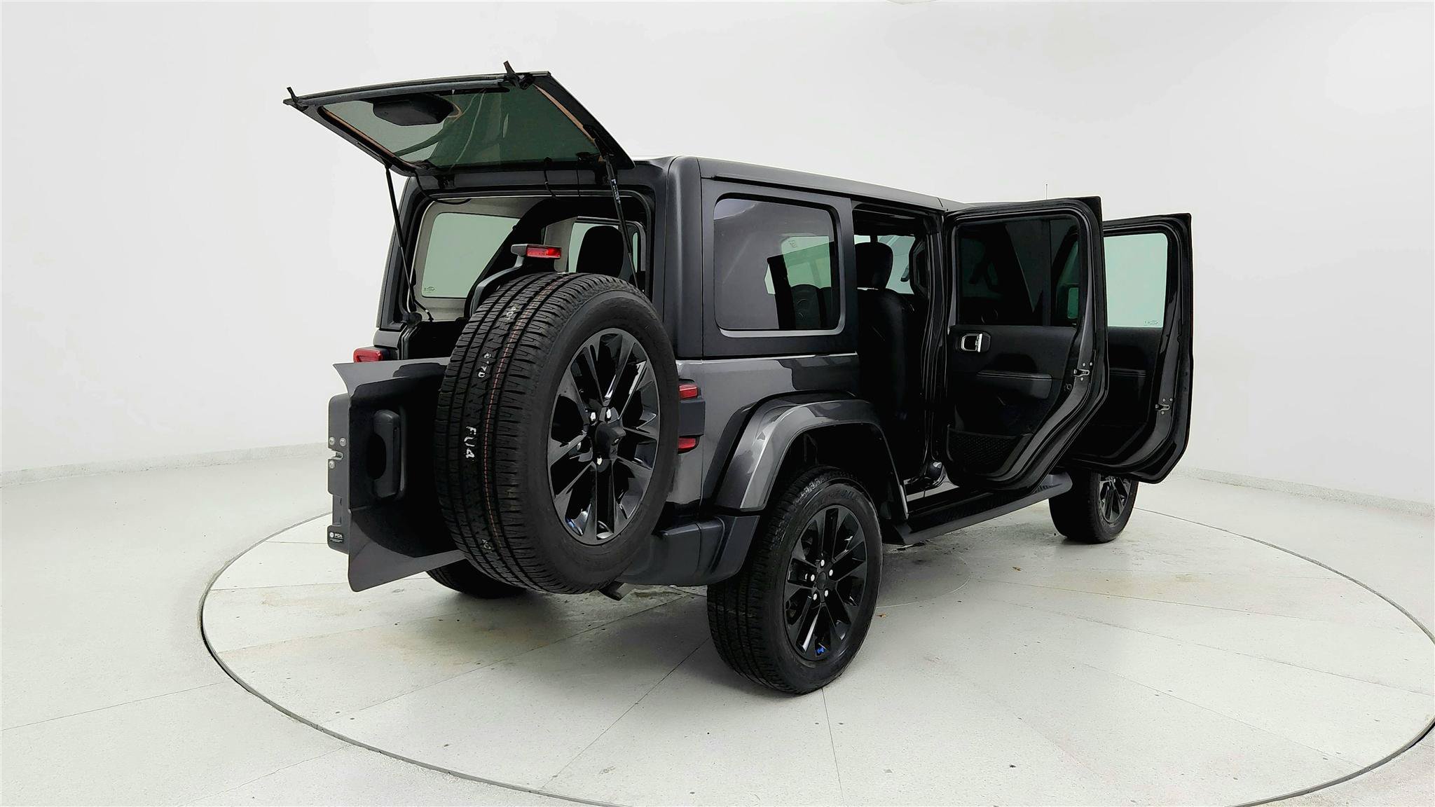Used 2023 Jeep Wrangler Unlimited Sahara AWD/4WD image 11