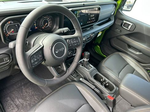 New 2025 Jeep Gladiator High Tide image 6